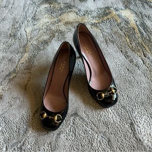Gucci horsebit black patent leather pumps